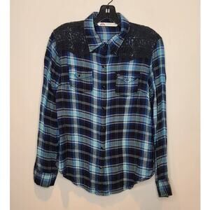 Cumberland Outfitters plaid button down shirt - medium